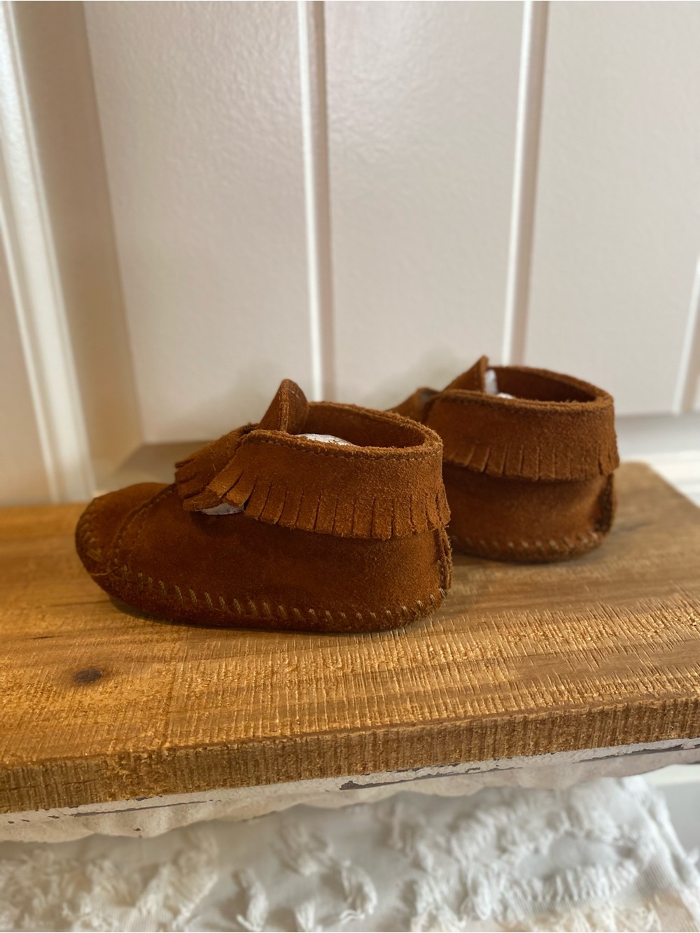 Minnetonka Toddler Chestnut Suede Fringe Moccasins - Picture 6 of 10